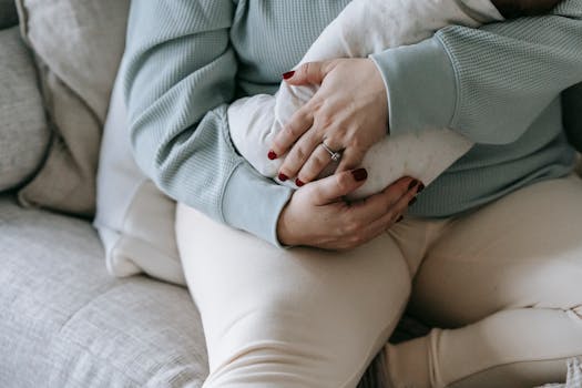 Navigating Postpartum: Essential Support & Coping Strategies for New Moms